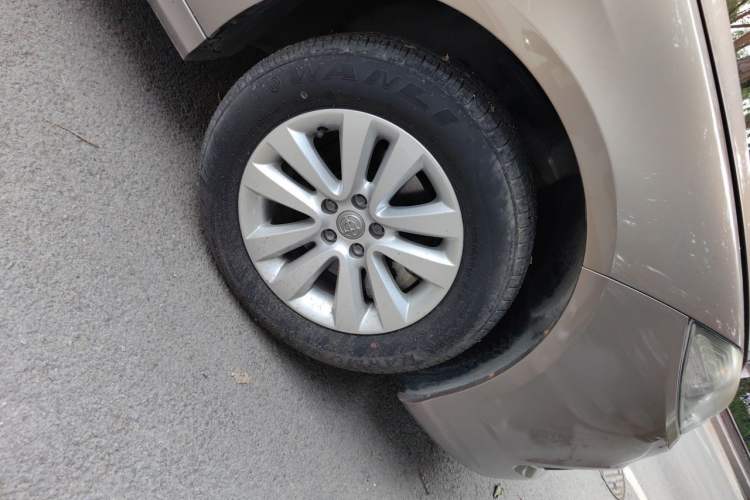 Used Brilliance H530 2017 1.6L Automatic Comfort Model Right Front Wheel Hub
