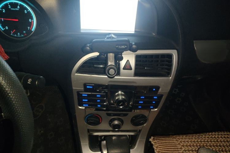 Used Brilliance H530 2017 1.6L Automatic Comfort Model Audio And AC Panel