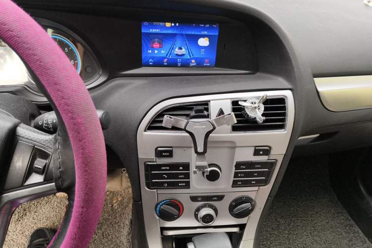 Used Brilliance H530 2017 1.6L Automatic Comfort Model Audio And AC Panel