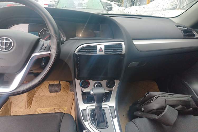 Used Brilliance H530 2017 1.6L Automatic Comfort Model Audio And AC Panel
