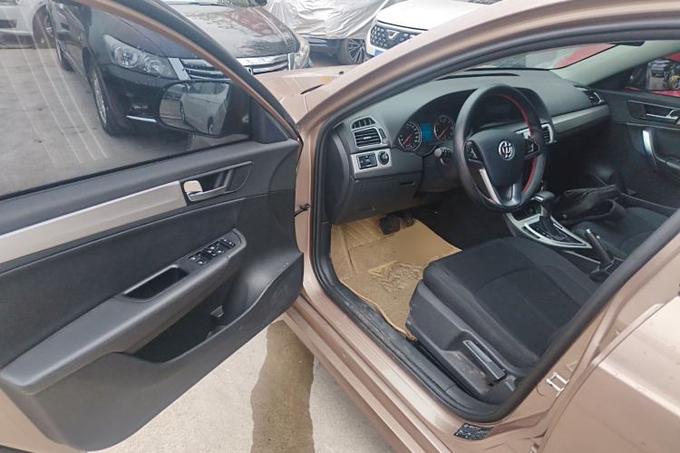 Used Brilliance H530 2017 1.6L Automatic Comfort Model Driver Seat
