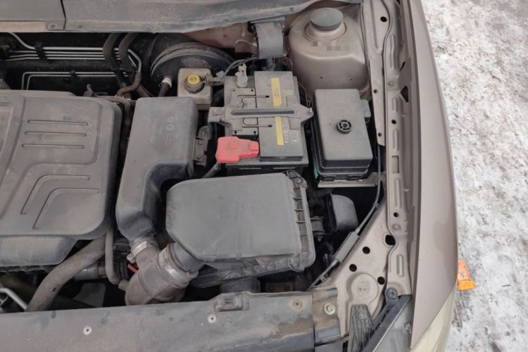 Used Brilliance H530 2017 1.6L Automatic Comfort Model Engine Bay Left