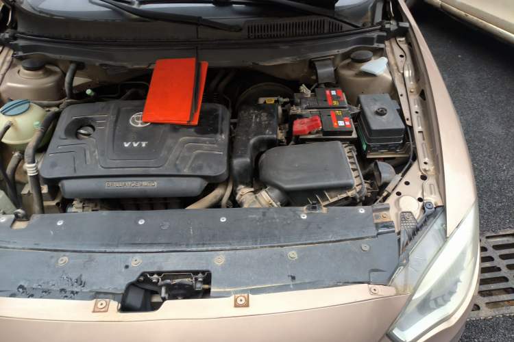 Used Brilliance H530 2017 1.6L Automatic Comfort Model Engine Bay Left