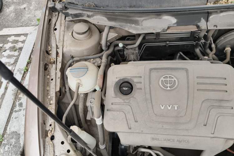 Used Brilliance H530 2017 1.6L Automatic Comfort Model Engine Bay Right