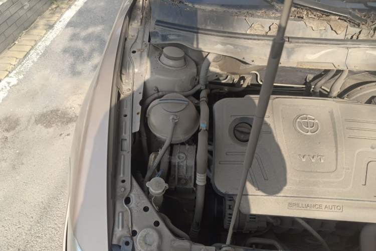 Used Brilliance H530 2017 1.6L Automatic Comfort Model Engine Bay Right