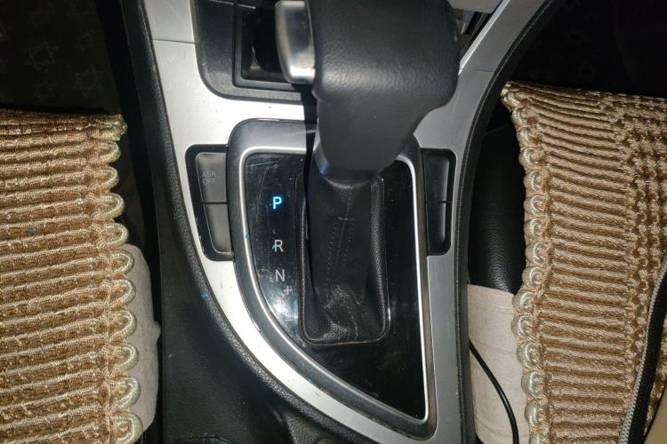 Used Brilliance H530 2017 1.6L Automatic Comfort Model Gear Lever