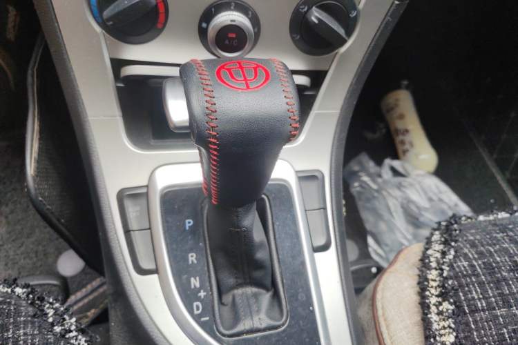 Used Brilliance H530 2017 1.6L Automatic Comfort Model Gear Lever