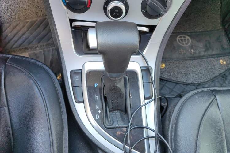 Used Brilliance H530 2017 1.6L Automatic Comfort Model Gear Lever