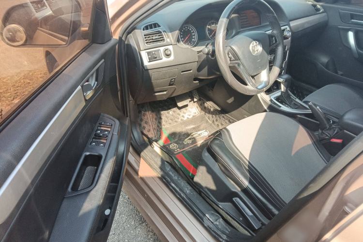 Used Brilliance H530 2017 1.6L Automatic Comfort Model Interior 2