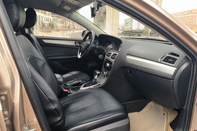 Used Brilliance H530 2017 1.6L Automatic Comfort Model Interior 5