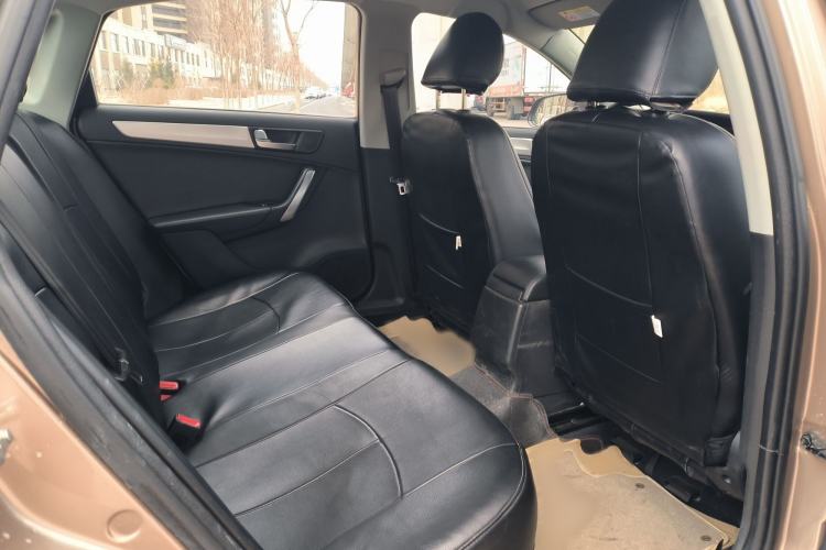 Used Brilliance H530 2017 1.6L Automatic Comfort Model Interior 6