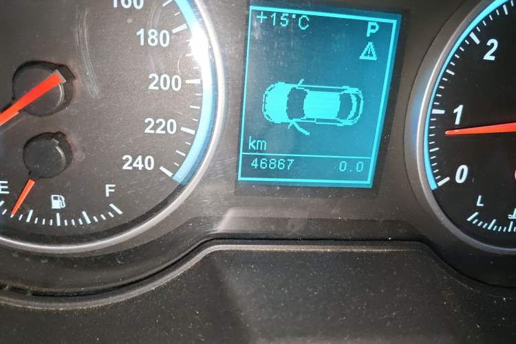 Used Brilliance H530 2017 1.6L Automatic Comfort Model Odometer Close Up