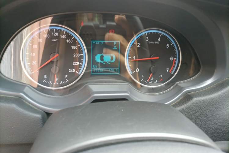 Used Brilliance H530 2017 1.6L Automatic Comfort Model Odometer Close Up
