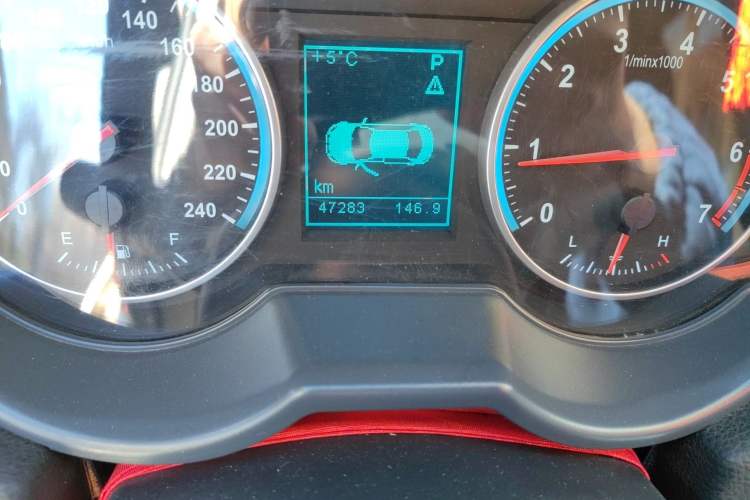 Used Brilliance H530 2017 1.6L Automatic Comfort Model Odometer Close Up