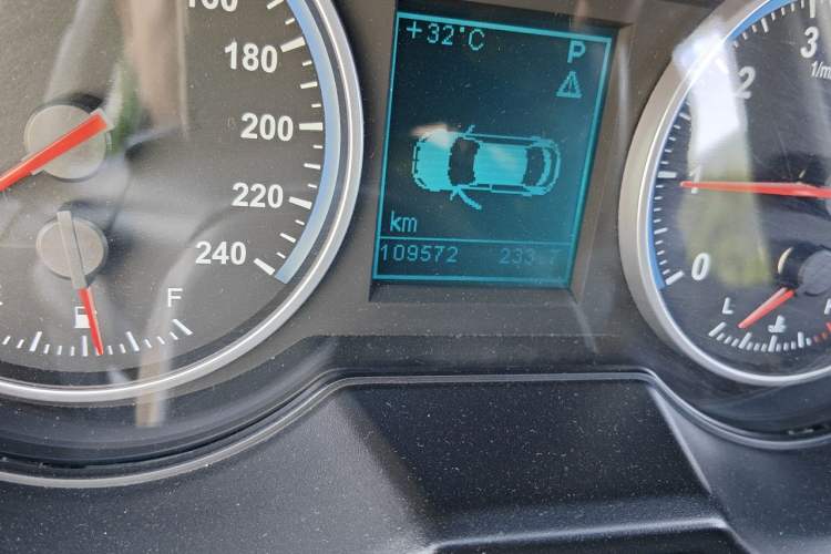 Used Brilliance H530 2017 1.6L Automatic Comfort Model Odometer Close Up