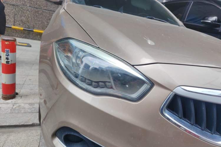 Used Brilliance H530 2017 1.6L Automatic Comfort Model Right Front Headlight