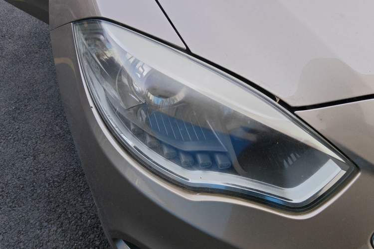 Used Brilliance H530 2017 1.6L Automatic Comfort Model Right Front Headlight