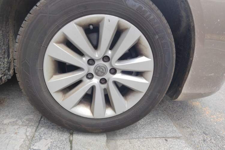 Used Brilliance H530 2017 1.6L Automatic Comfort Model Right Front Wheel Hub