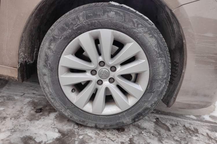 Used Brilliance H530 2017 1.6L Automatic Comfort Model Right Front Wheel Hub