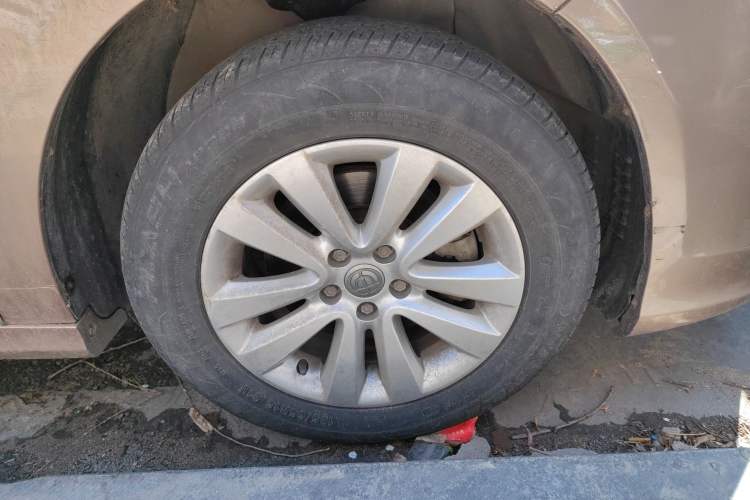 Used Brilliance H530 2017 1.6L Automatic Comfort Model Right Front Wheel Hub