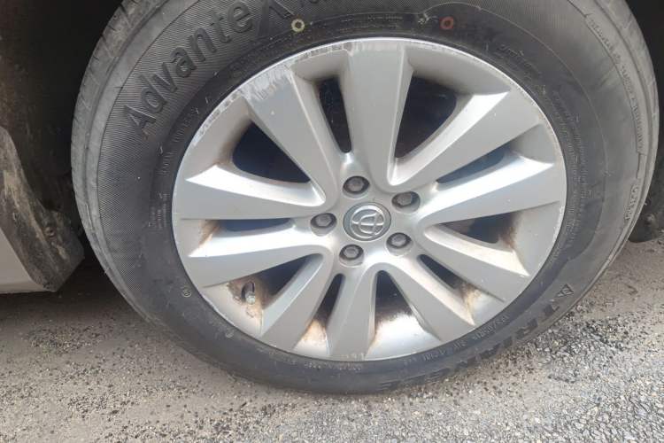 Used Brilliance H530 2017 1.6L Automatic Comfort Model Right Front Wheel Hub