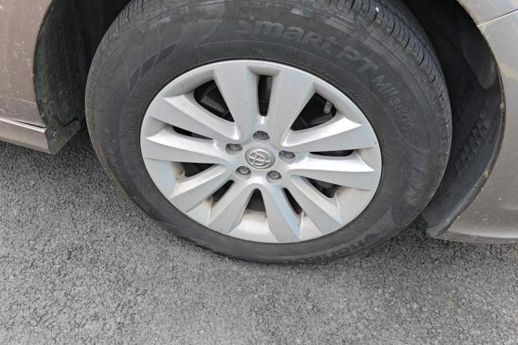 Used Brilliance H530 2017 1.6L Automatic Comfort Model Right Front Wheel Hub