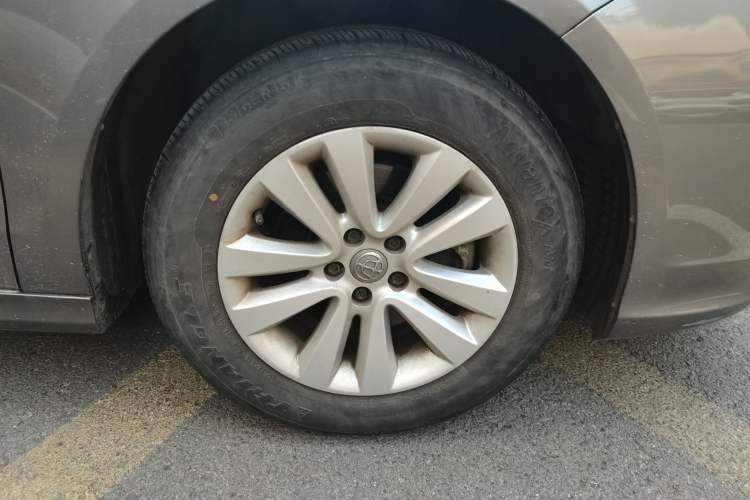 Used Brilliance H530 2017 1.6L Automatic Comfort Model Right Front Wheel Hub