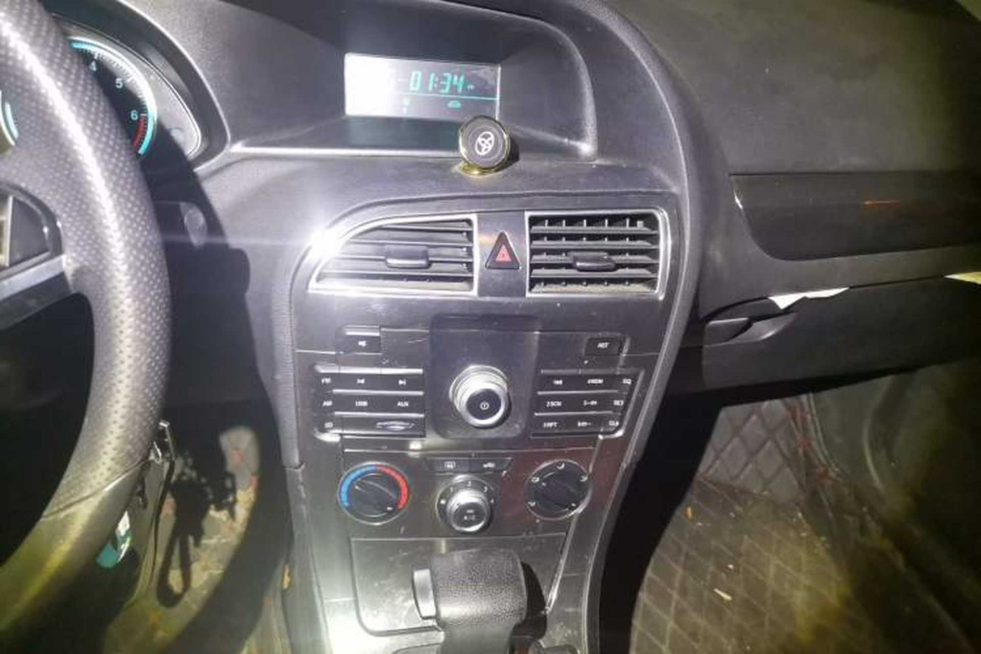 Used Brilliance H530 2017 1.6L Automatic Comfort Model Audio And AC Panel