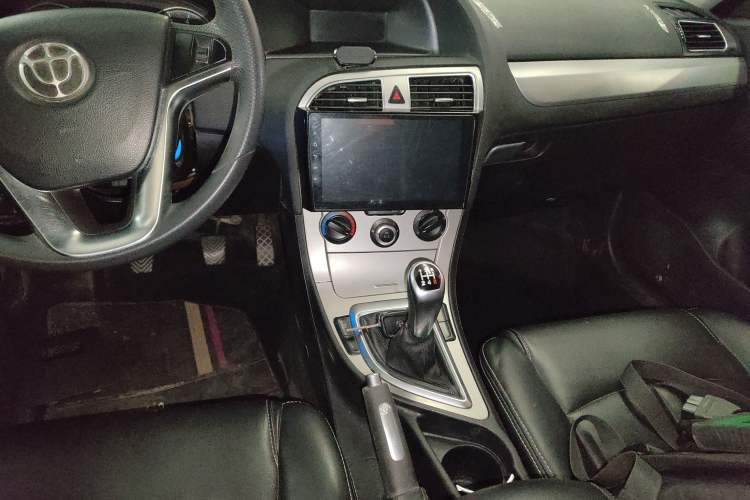 Used Brilliance H530 2017 1.6L Manual Comfort Model Audio And AC Panel
