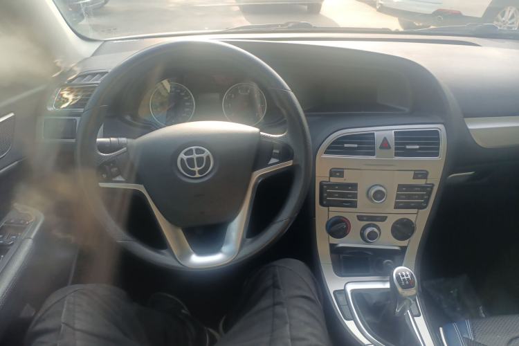 Used Brilliance H530 2017 1.6L Manual Comfort Model Interior 3