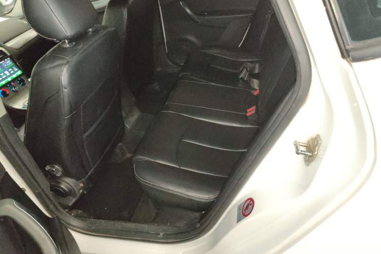 Used Brilliance H530 2017 1.6L Manual Comfort Model Interior 4