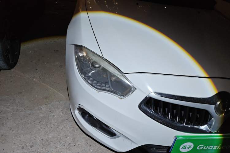 Used Brilliance H530 2017 1.6L Automatic Comfort Model Right Front Headlight