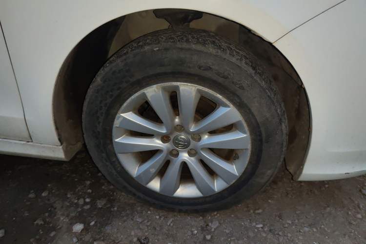 Used Brilliance H530 2017 1.6L Manual Comfort Model Right Front Wheel Hub