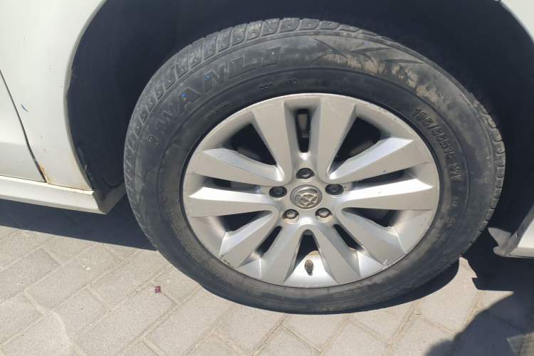 Used Brilliance H530 2017 1.6L Manual Comfort Model Right Front Wheel Hub