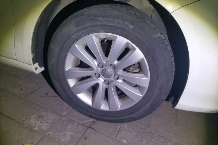 Used Brilliance H530 2017 1.6L Automatic Comfort Model Right Front Wheel Hub