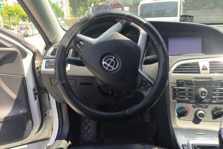 Used Brilliance H530 2017 1.6L Manual Comfort Model Steering Wheel