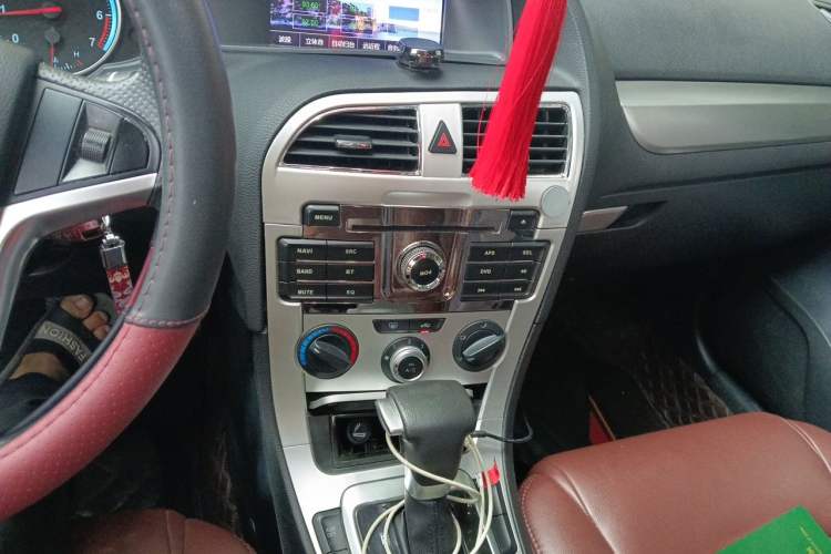Used Brilliance H530 2017 1.6L Automatic Comfort Model Audio And AC Panel