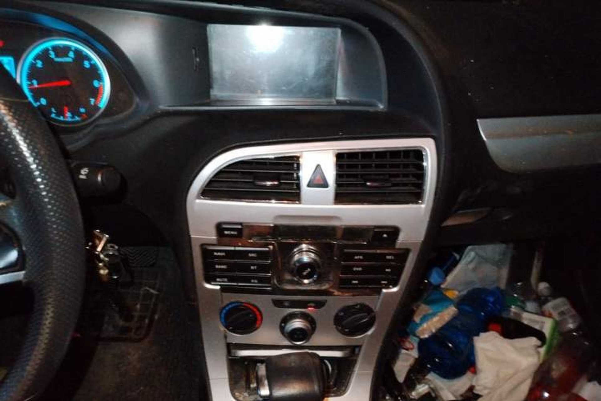 Used Brilliance H530 2017 1.6L Automatic Comfort Model Audio And AC Panel