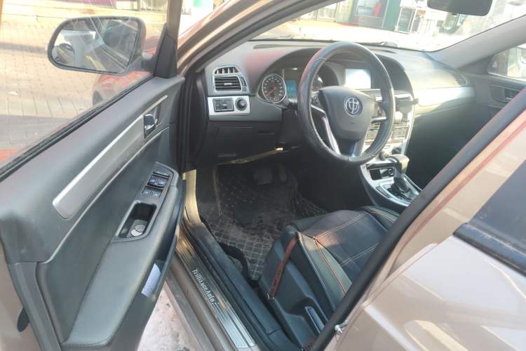 Used Brilliance H530 2017 1.6L Automatic Comfort Model Driver Seat