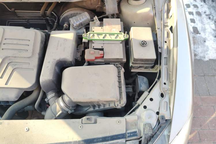 Used Brilliance H530 2017 1.6L Automatic Comfort Model Engine Bay Left