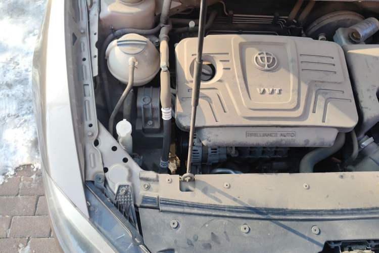 Used Brilliance H530 2017 1.6L Automatic Comfort Model Engine Bay Right