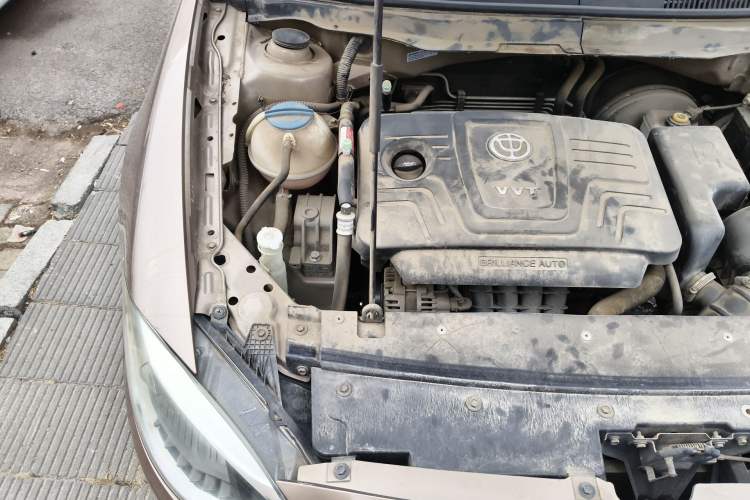 Used Brilliance H530 2017 1.6L Automatic Comfort Model Engine Bay Right