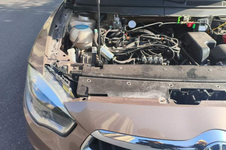 Used Brilliance H530 2017 1.6L Automatic Comfort Model Engine Bay Right