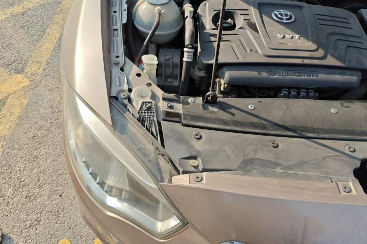 Used Brilliance H530 2017 1.6L Automatic Comfort Model Engine Bay Right