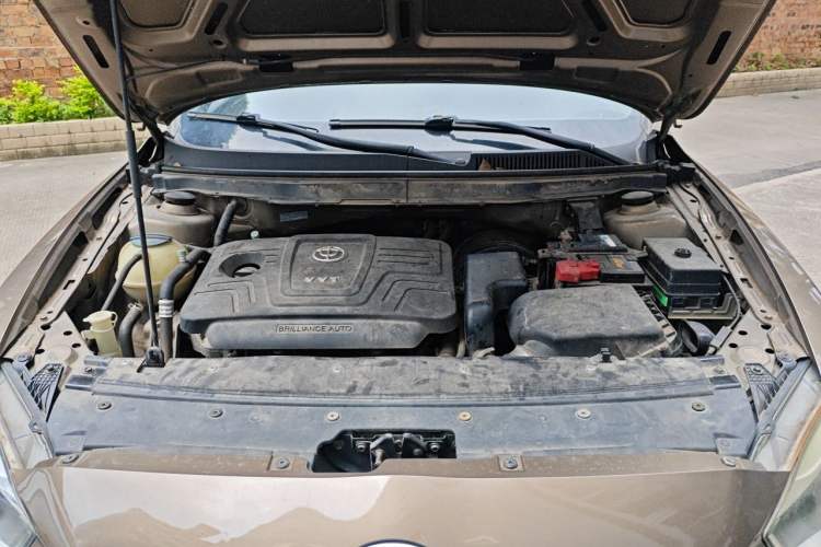 Used Brilliance H530 2017 1.6L Automatic Comfort Model Engine Bay