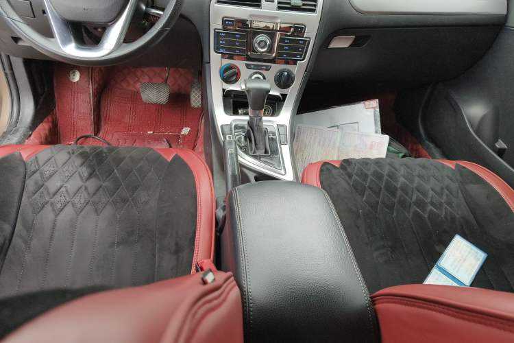 Used Brilliance H530 2017 1.6L Automatic Comfort Model Gear Lever