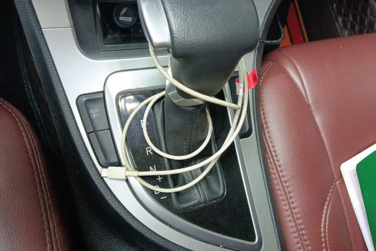 Used Brilliance H530 2017 1.6L Automatic Comfort Model Gear Lever