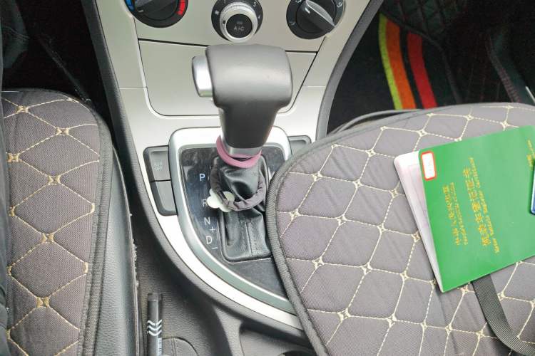 Used Brilliance H530 2017 1.6L Automatic Comfort Model Gear Lever
