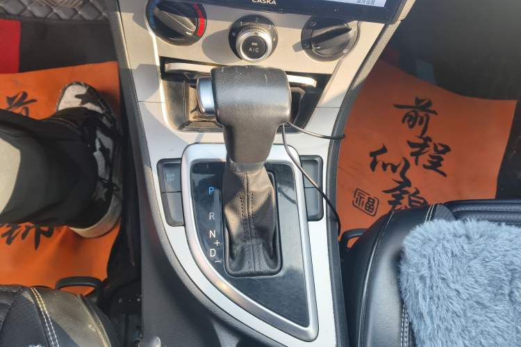 Used Brilliance H530 2017 1.6L Automatic Comfort Model Gear Lever
