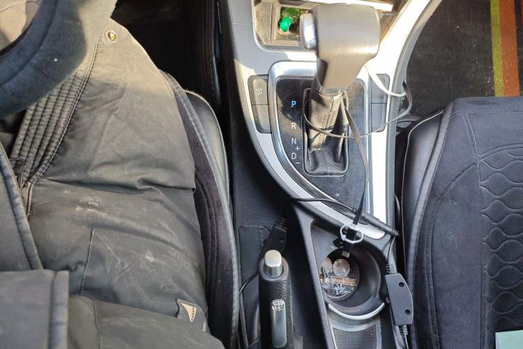 Used Brilliance H530 2017 1.6L Automatic Comfort Model Gear Lever